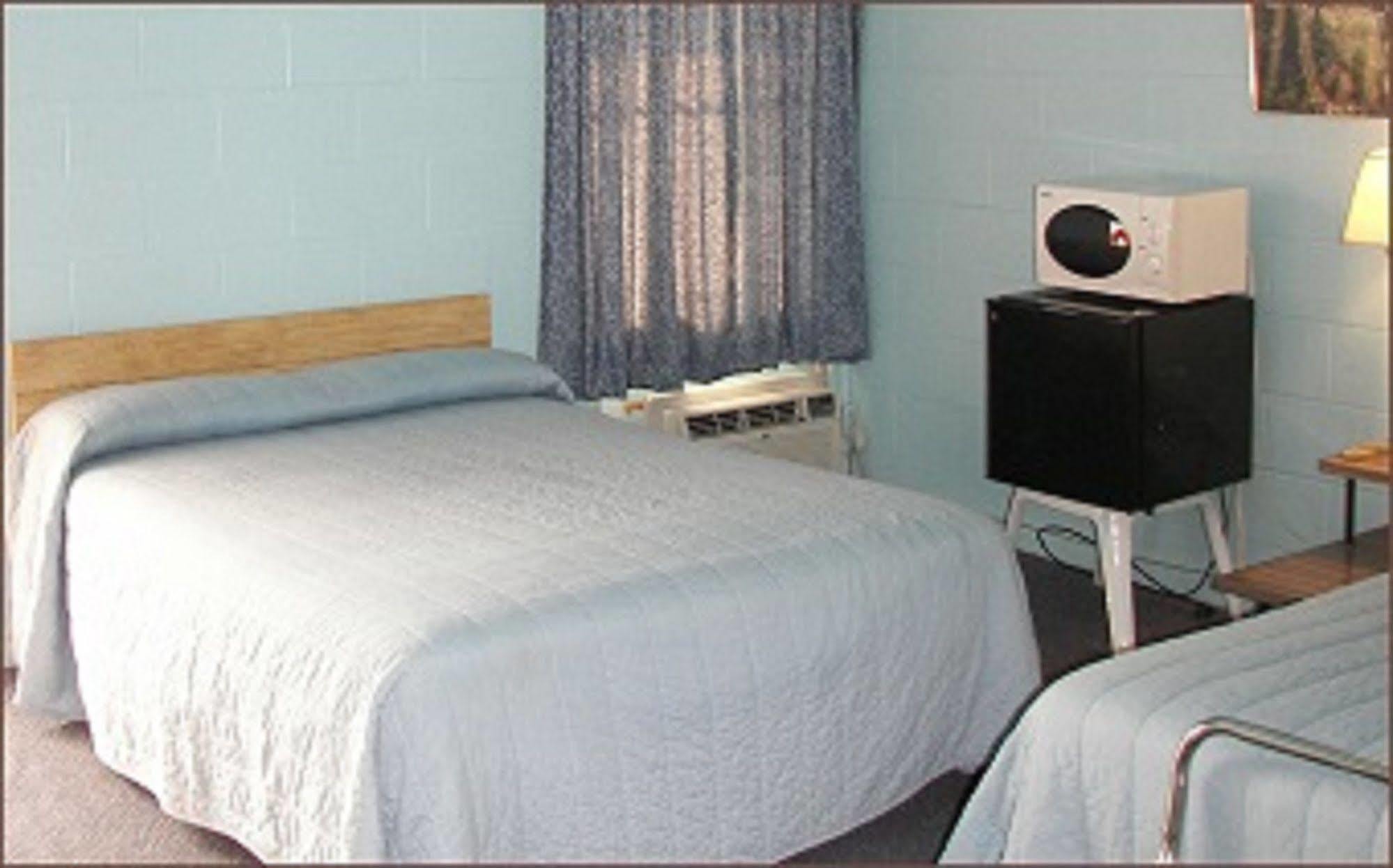 Holiday Host Motel Sonora Zewnętrze zdjęcie