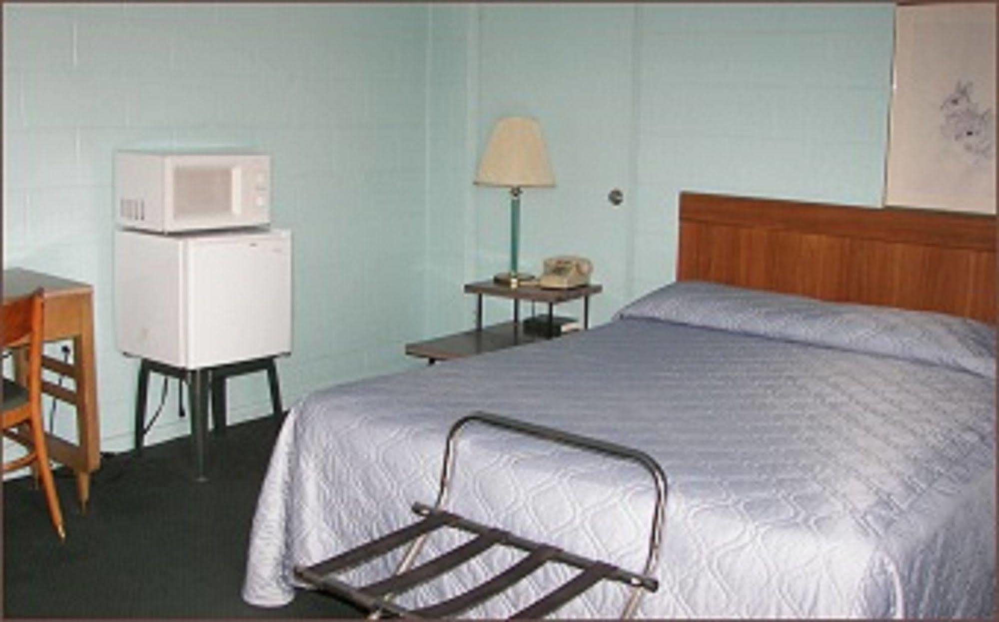 Holiday Host Motel Sonora Zewnętrze zdjęcie