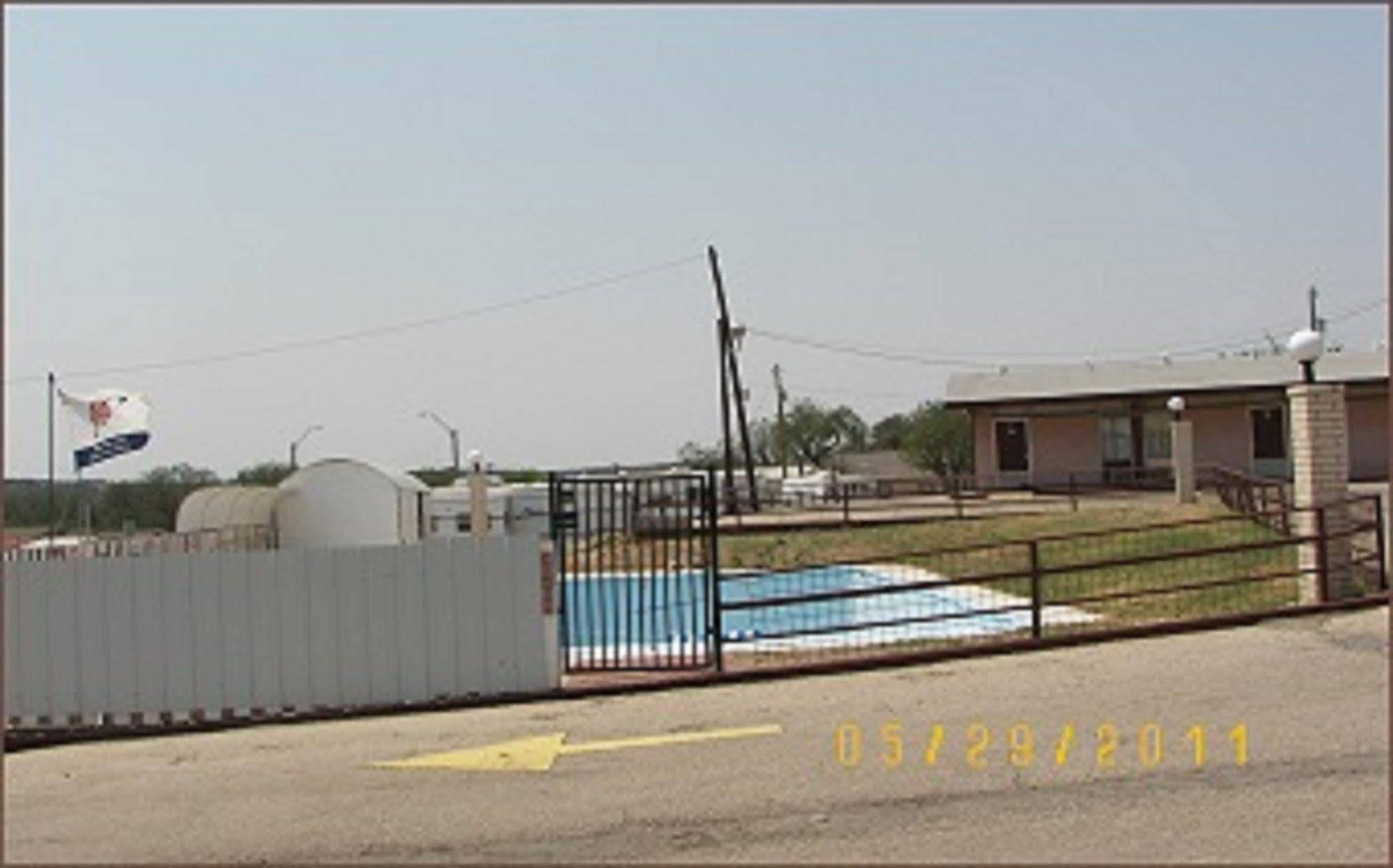 Holiday Host Motel Sonora Zewnętrze zdjęcie